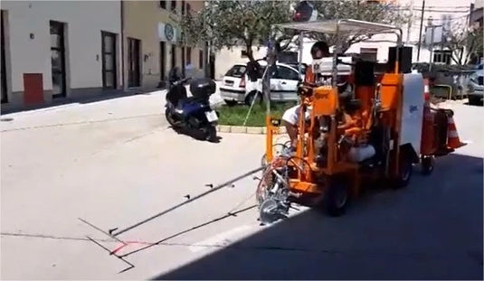 Demarcador vial autopropulsado AR180