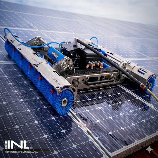 Robot de limpieza de paneles solares