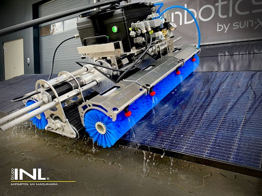 Robot de limpieza de paneles solares