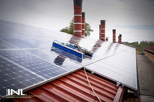 Robot de limpieza de paneles solares